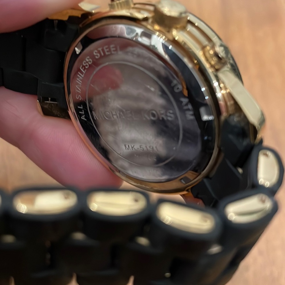 Michael Kors Watch - Picture 4 of 5